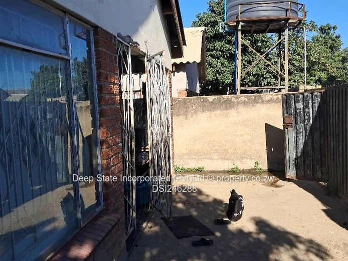 Manyame Park , Chitungwiza House For Sale 