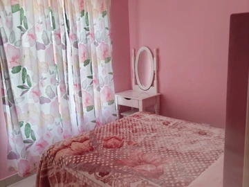 3 Bedroom Flat & Apartment