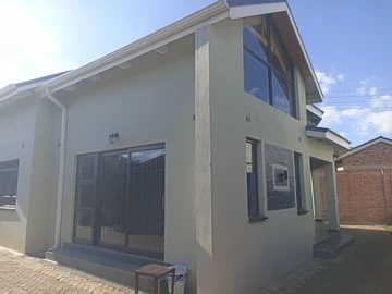 3 Bedroom Flat & Apartment