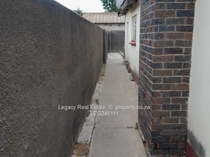 Well-Located Home Close To Aquatic Complex