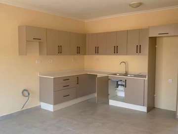 2 Bedroom Flat & Apartment