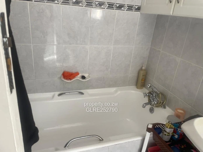 Spacious 3-Bed Double-Storey in Borrowdale Brooke with Garden