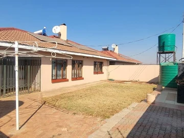 3 Bedroom Garden Flat
