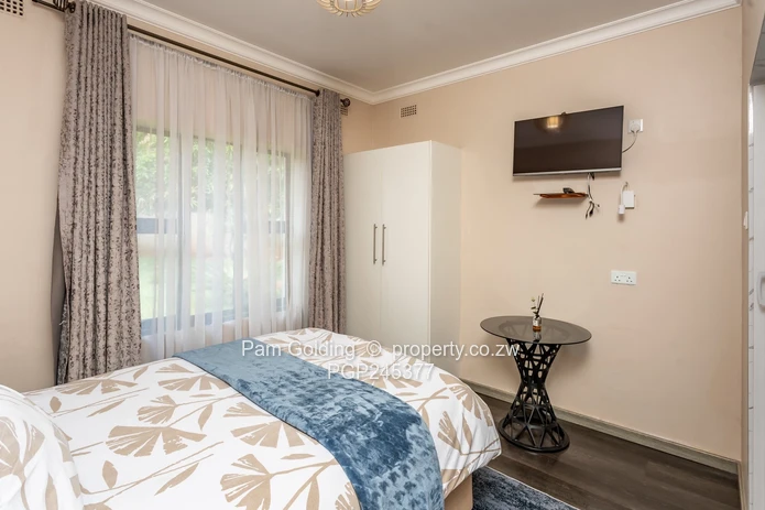 4- bedroom En suite Home on 1160sqm in Hillside