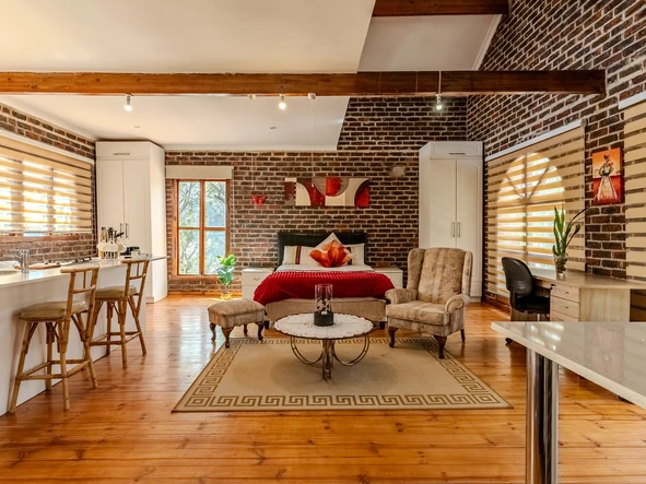 10 Bedroom House