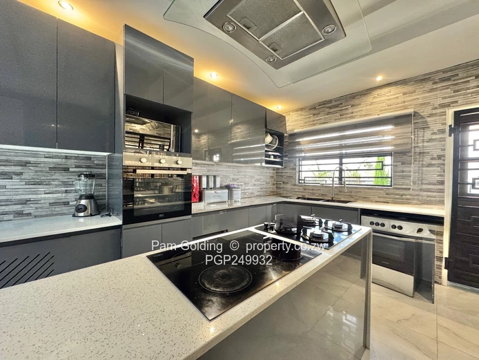 Modern Cluster Home - Arlington Estate 