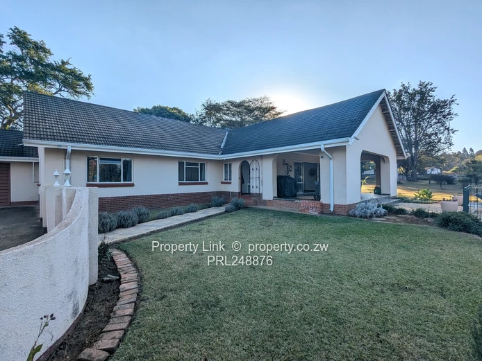 Family Friendly Highlands Home - Available 1 August