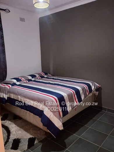 Glen Lorne 2-Bed Cottage — Tiled Bath & Breakfast Bar