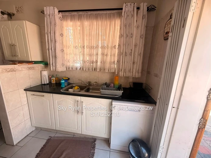 Monavae House To Let 