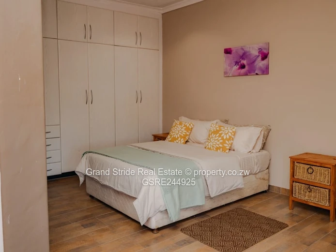 Immaculate House To Let In Helensvale