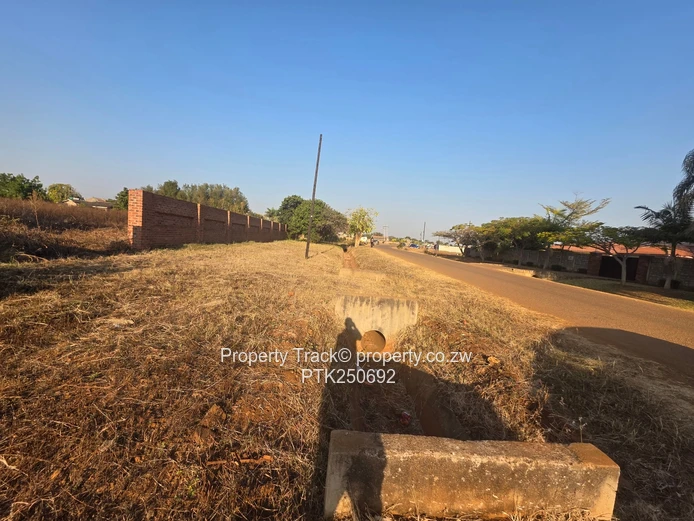Cottage and Land for sale 