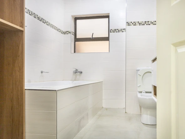3 Bedroom Flat & Apartment