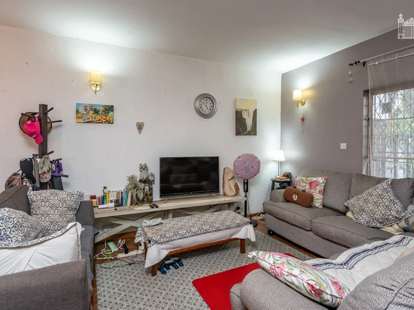 3 Bedroom Flat & Apartment
