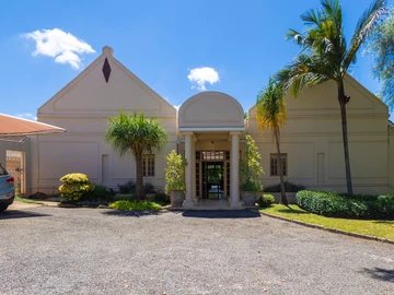 Exclusive Townhouse in Prime Residence - Highlands 