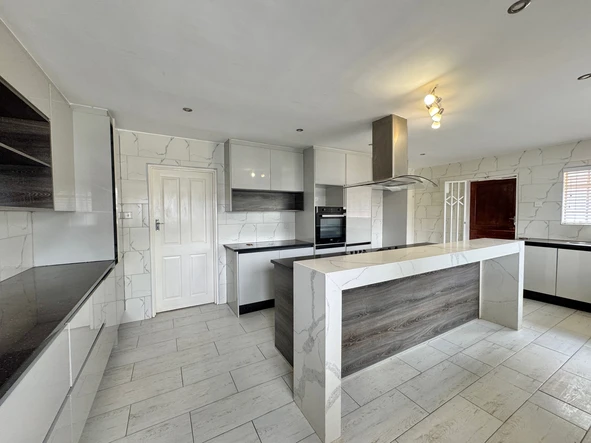 5 Bedroom House