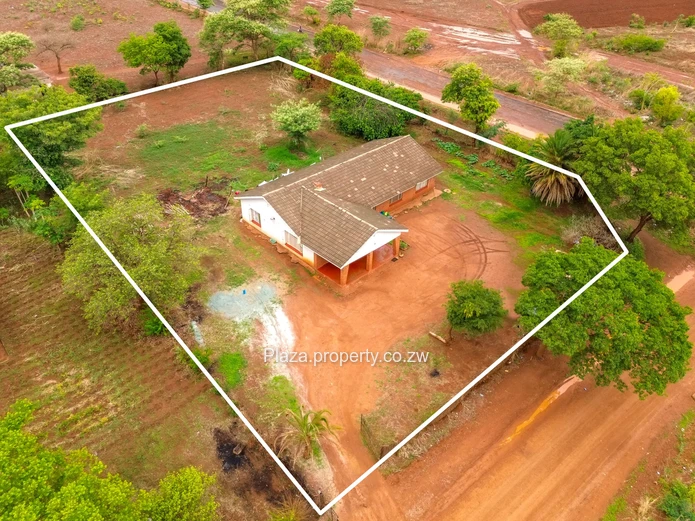 Spacious 4-Bedroom Home on 3045sqm in Chegutu Low-Density – Sykes Street