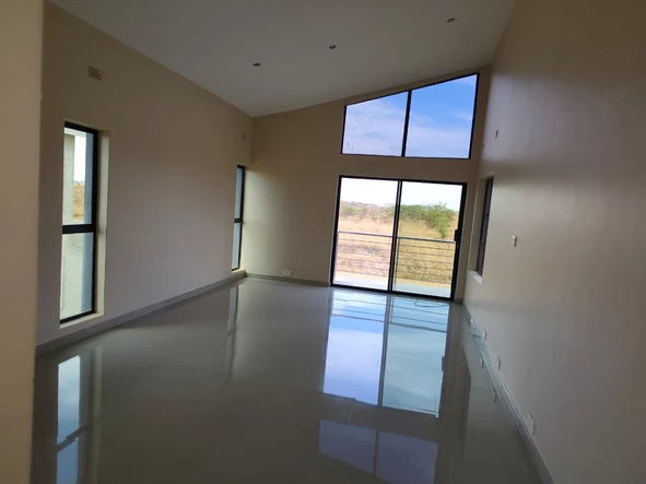 4 Bedroom Flat & Apartment