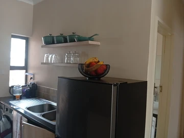 2 Bedroom Flat & Apartment