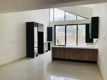 4 Bedroom Garden Flat