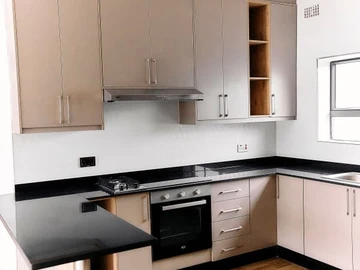 3 Bedroom Flat & Apartment