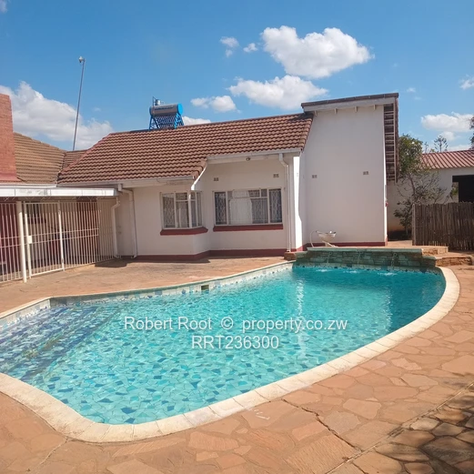 Beautiful well maintained premises suitable for offices or Residential accommodation in Hillside