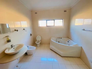 Elegant & Spacious: Dream Home for Sale in Borrowdale