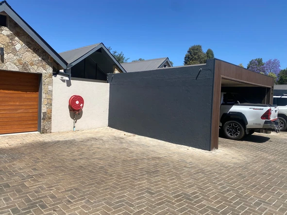 4 Bedroom Flat & Apartment