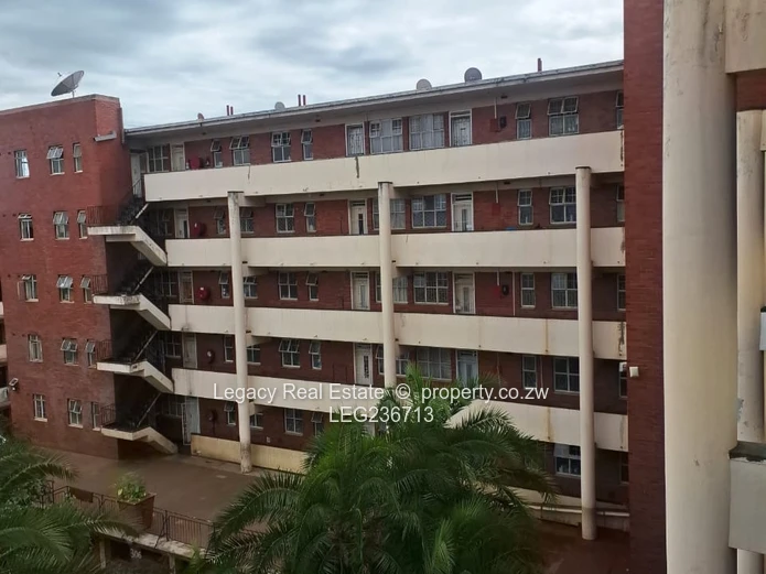 Prime Avenues 1-Bedroom Flat For Sale – Mazowe Mansions (Sole Mandate)