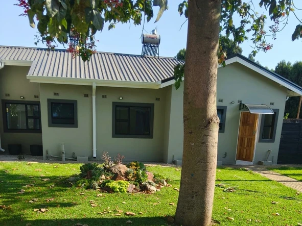 2 Bedroom Flat & Apartment