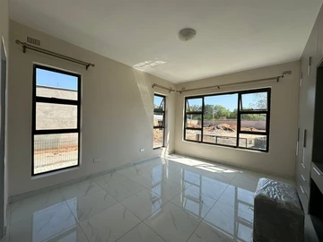 3 Bedroom Flat & Apartment