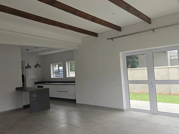 3 Bedroom Flat & Apartment