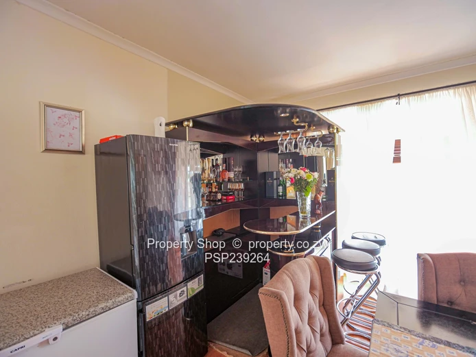 Lovely Unit in A Secure Complex!