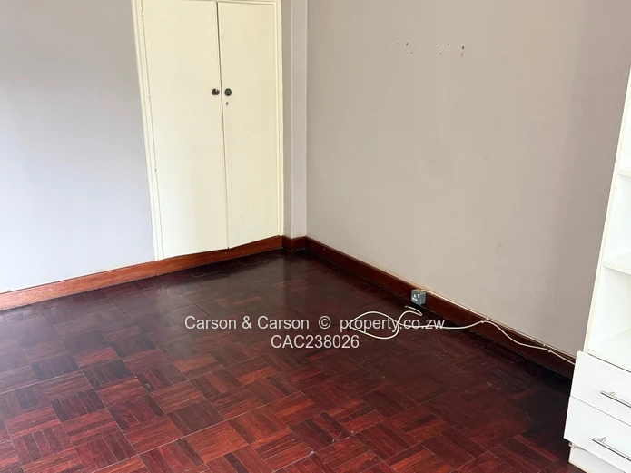 Upper Aves. Elegant 3 Bed. Apart.