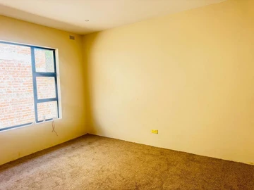 4 Bedroom Flat & Apartment