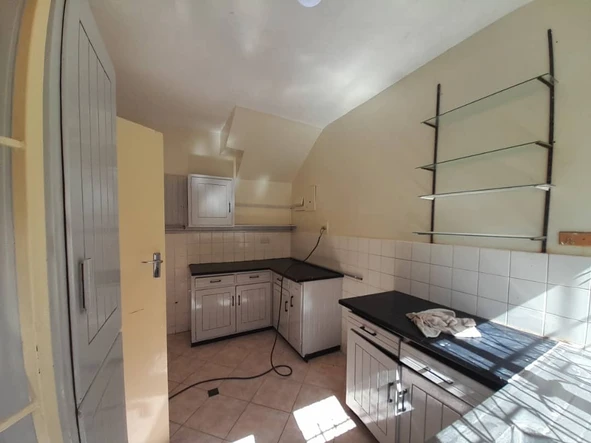 2 Bedroom Flat & Apartment