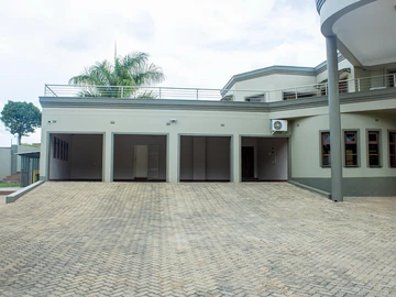 6 Bedroom House