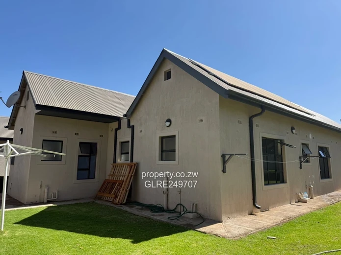Stone-clad 4-Bed Mount Pleasant Apt - Pool & Borehole