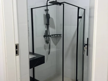 4 Bedroom Flat & Apartment