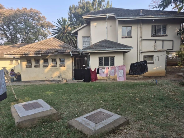 6 Bedroom House