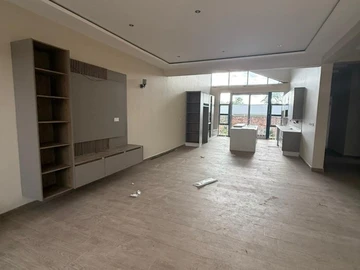 4 Bedroom Flat & Apartment