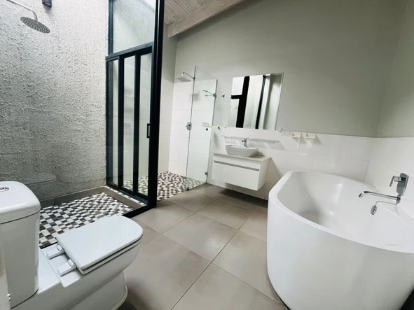 3 Bedroom Garden Flat