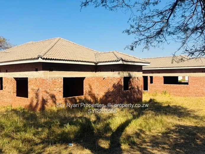 *House For Sale in Bluffhill 