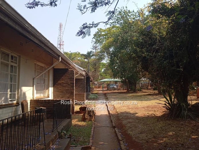 2-Bed Garden Flat Greendale North with Borehole