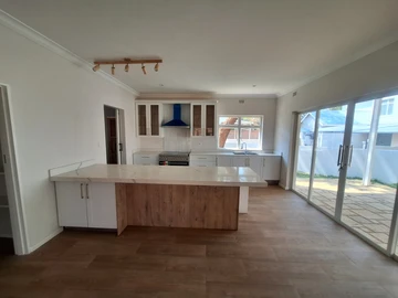 6 Unit Townhouse Complex