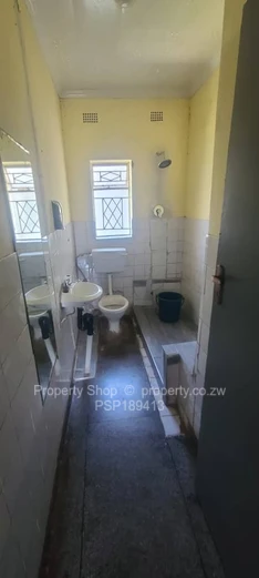 8-Bedroom Family Home for Sale in Hatfield, Harare with Borehole, 3617m²