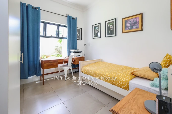 3 Bedroom Town House For Sale in Highlands