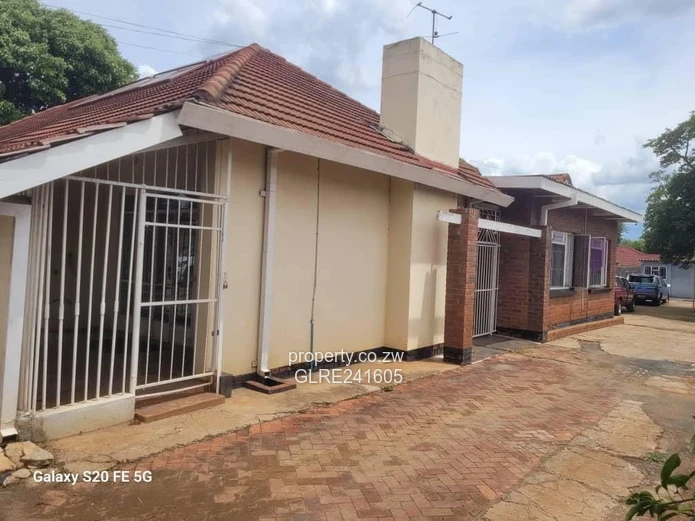 Spacious 5-Bed Home + Office, Borehole — Hillside, Harare South