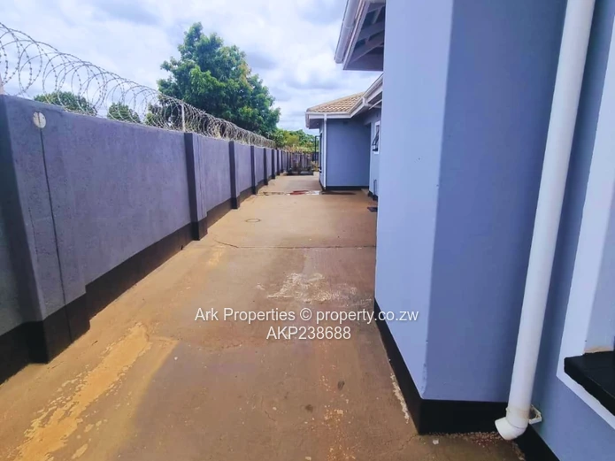 Luxury 5 Bedroomed House With Cottage For Sale In Belvedere West