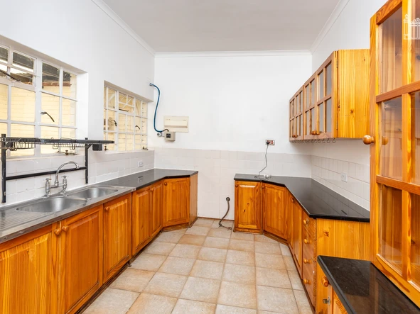 3 Bedroom Garden Flat