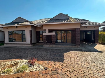 2 Bedroom Garden Flat
